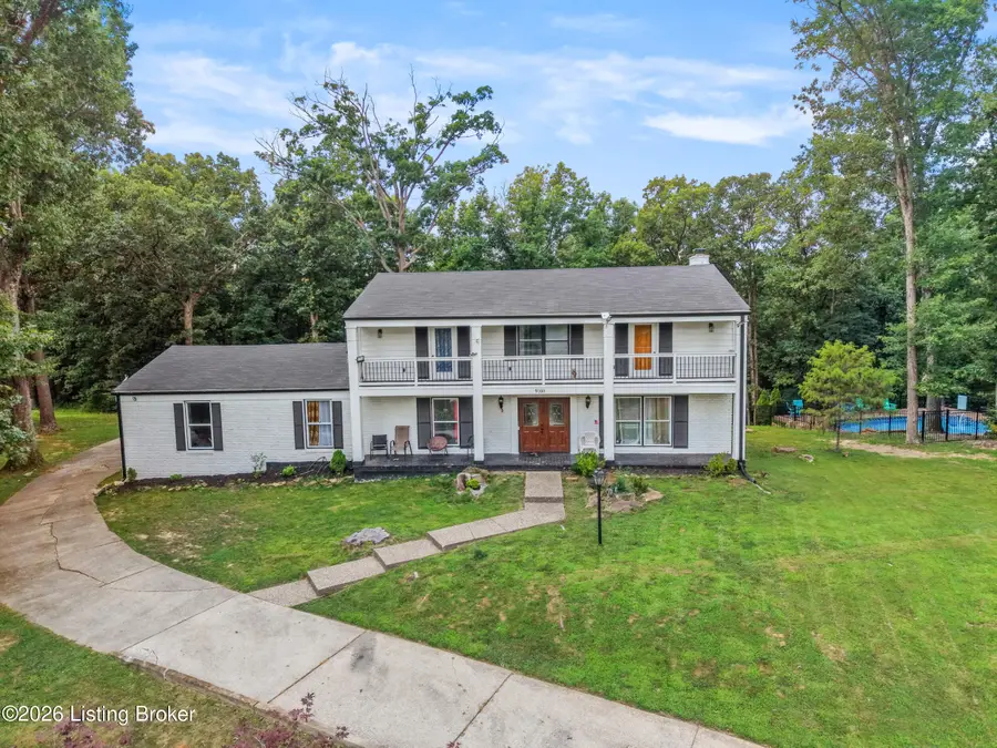 9108 Lakeridge Dr, Louisville, KY 40272 - #2