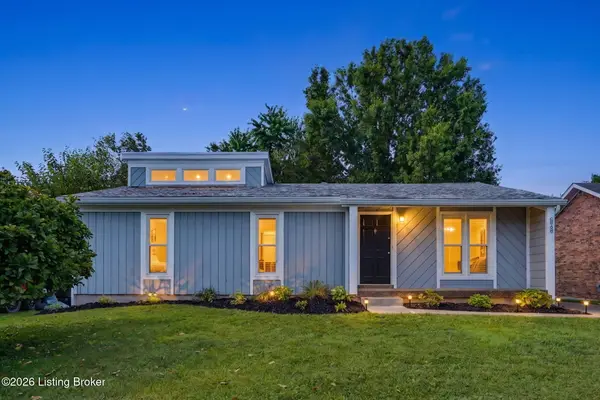 6908 Beard Ct, Louisville, KY 40228