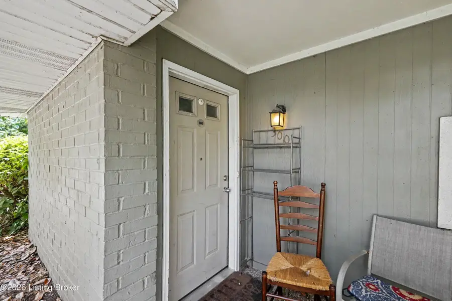 300 La Fontenay Ct, Louisville, KY 40223 - #2