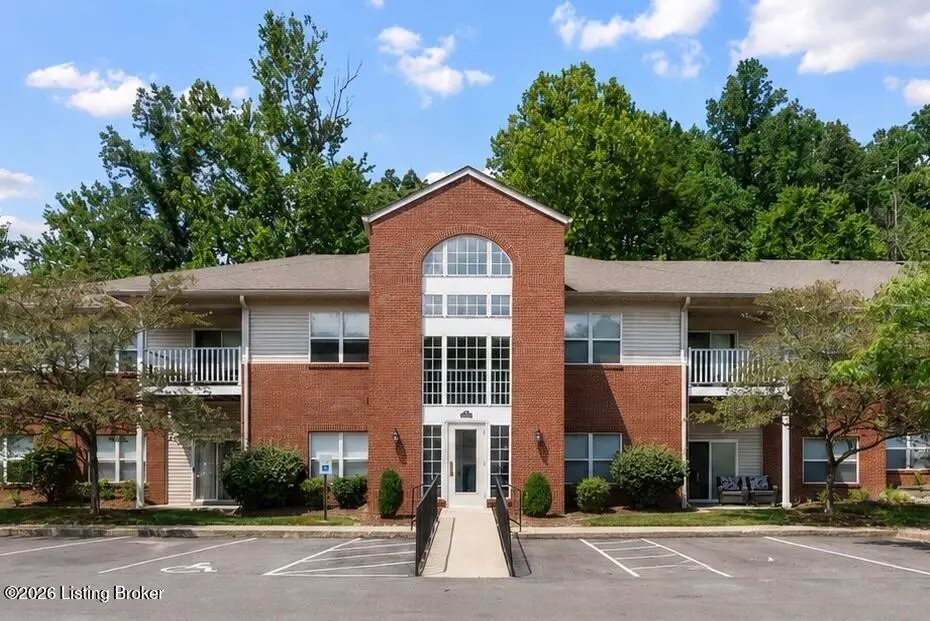 9208 Hawthorne Pointe Dr #203, Louisville, KY 40272 - #1