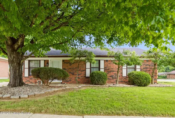 6017 Crossbeak Ct, Louisville, KY 40229