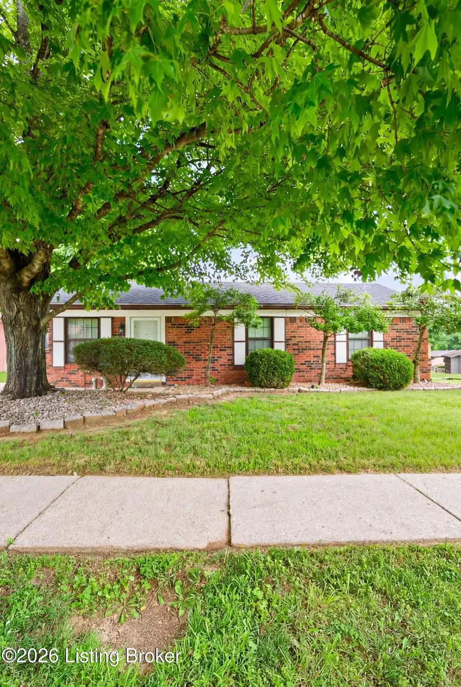 6017 Crossbeak Ct, Louisville, KY 40229 - #2