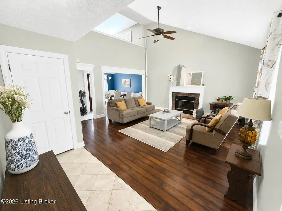 5213 Rainmaker Ct, Louisville, KY 40229 - #3