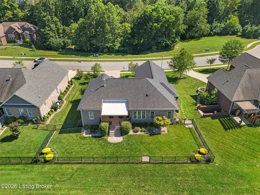 912 Abingdon Ln, Shelbyville, KY 40065 - #2