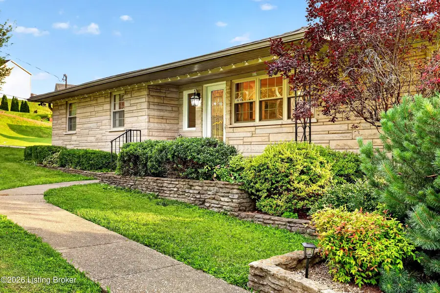1618 Dawn Dr, Louisville, KY 40216 - #2