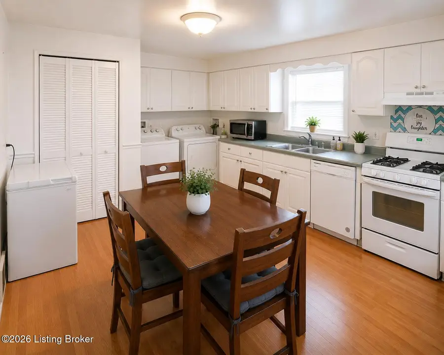 1853 Mary Catherine Dr, Louisville, KY 40216 - #3