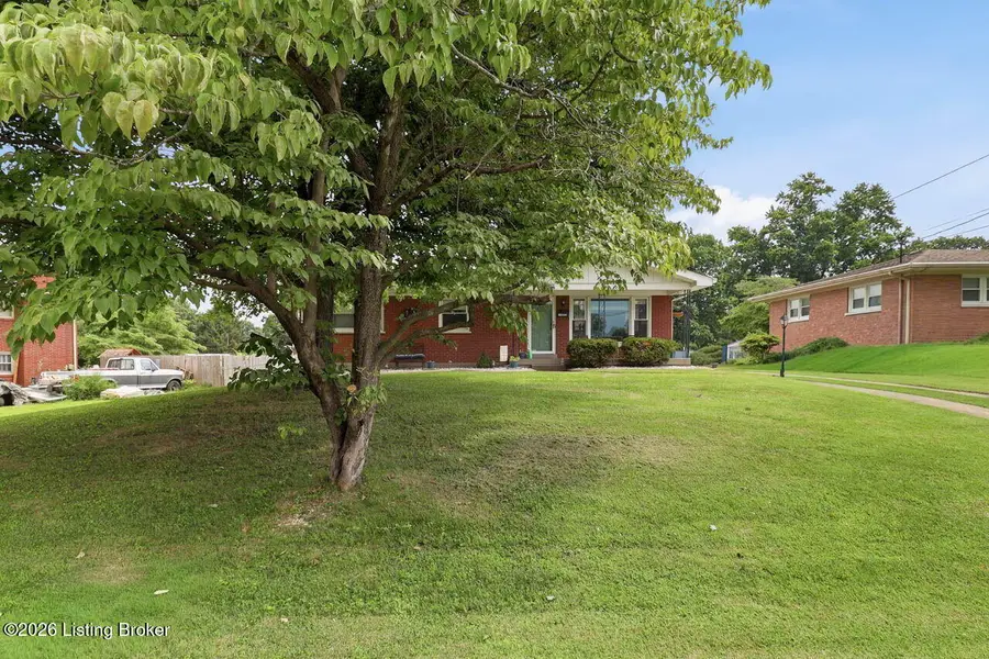 8011 White Cedar Dr, Louisville, KY 40219 - #2