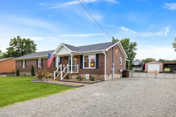 380 Oak Run Dr, Mt Washington, KY 40047