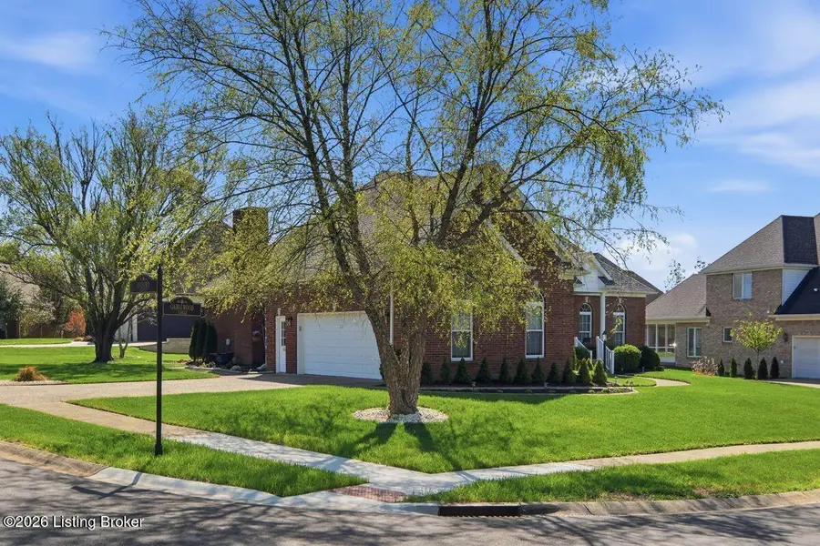 305 Gablewood Cir, Louisville, KY 40245 - #3