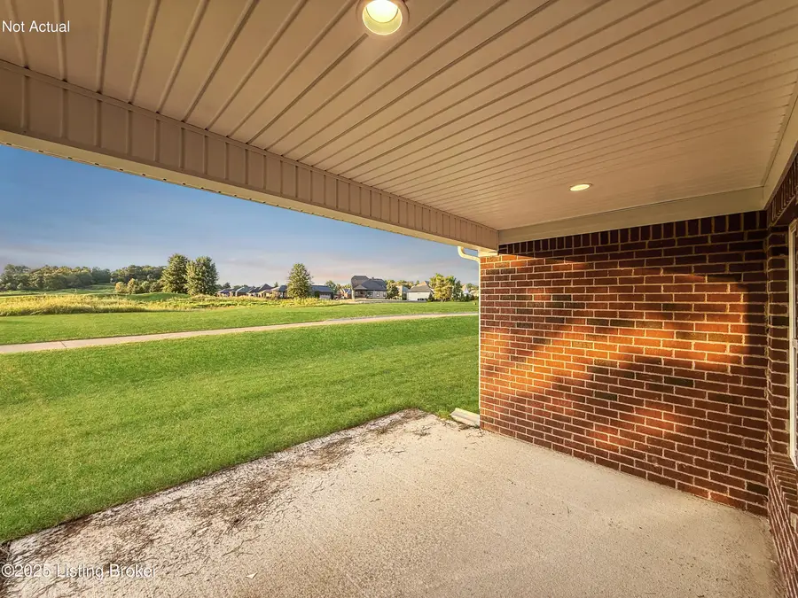 132 Lanai Dr, Shepherdsville, KY 40165 - #2