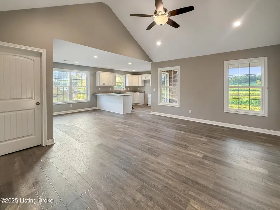 132 Lanai Dr, Shepherdsville, KY 40165 - #3