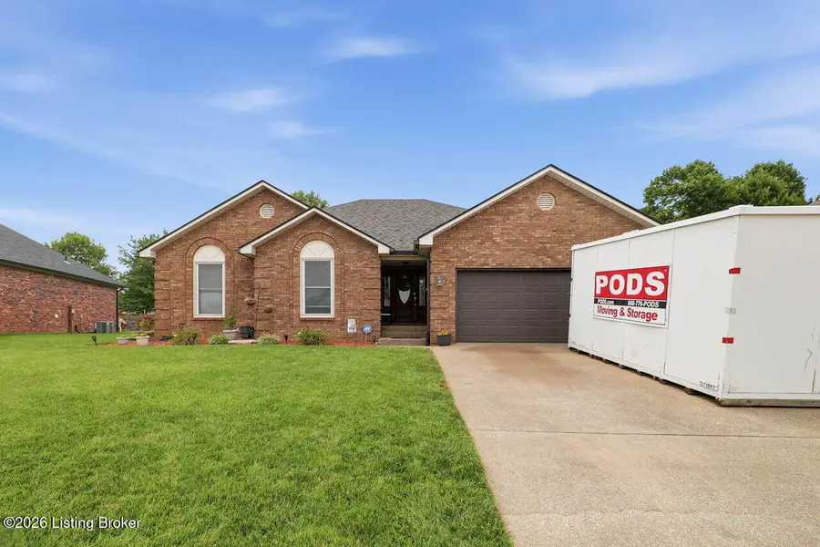 5127 Hunters Point Cir, Louisville, KY 40216 - #2