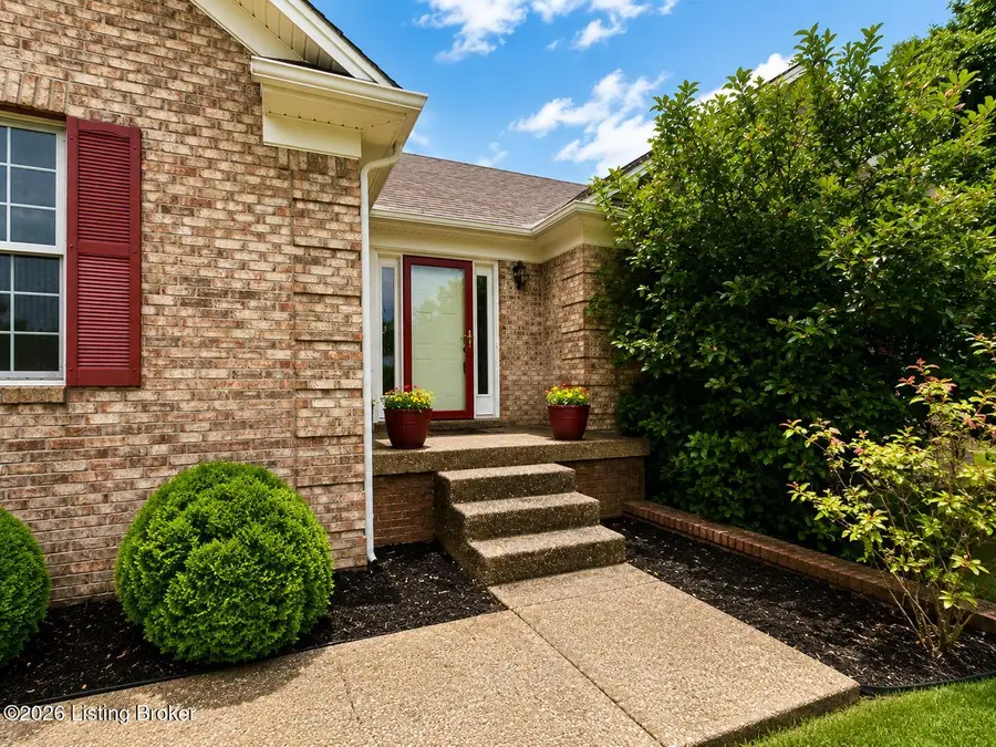 18 Cambridge Pl, Taylorsville, KY 40071 - #3