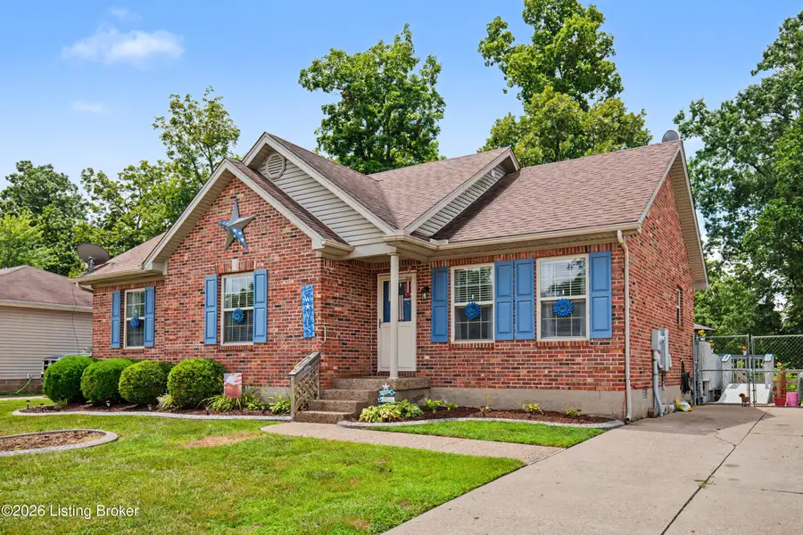 585 River Oaks Dr, Shepherdsville, KY 40165 - #3