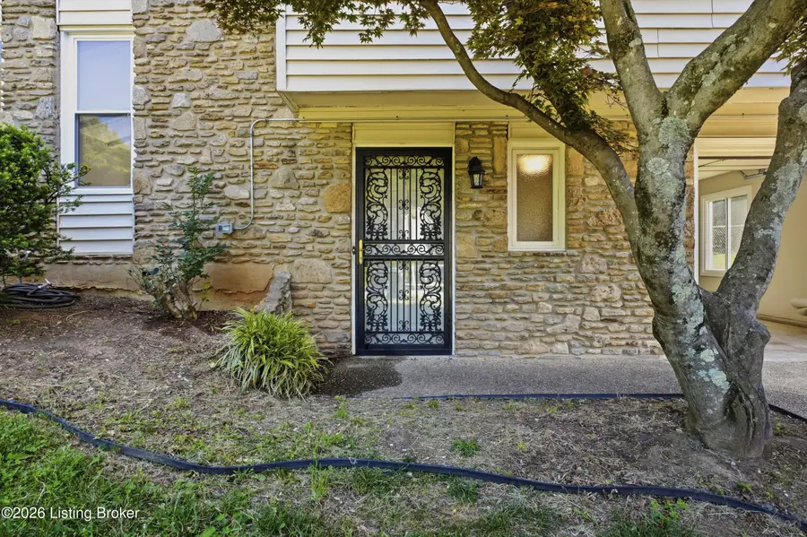 9201 Marse Henry Dr, Jeffersontown, KY 40299 - #2
