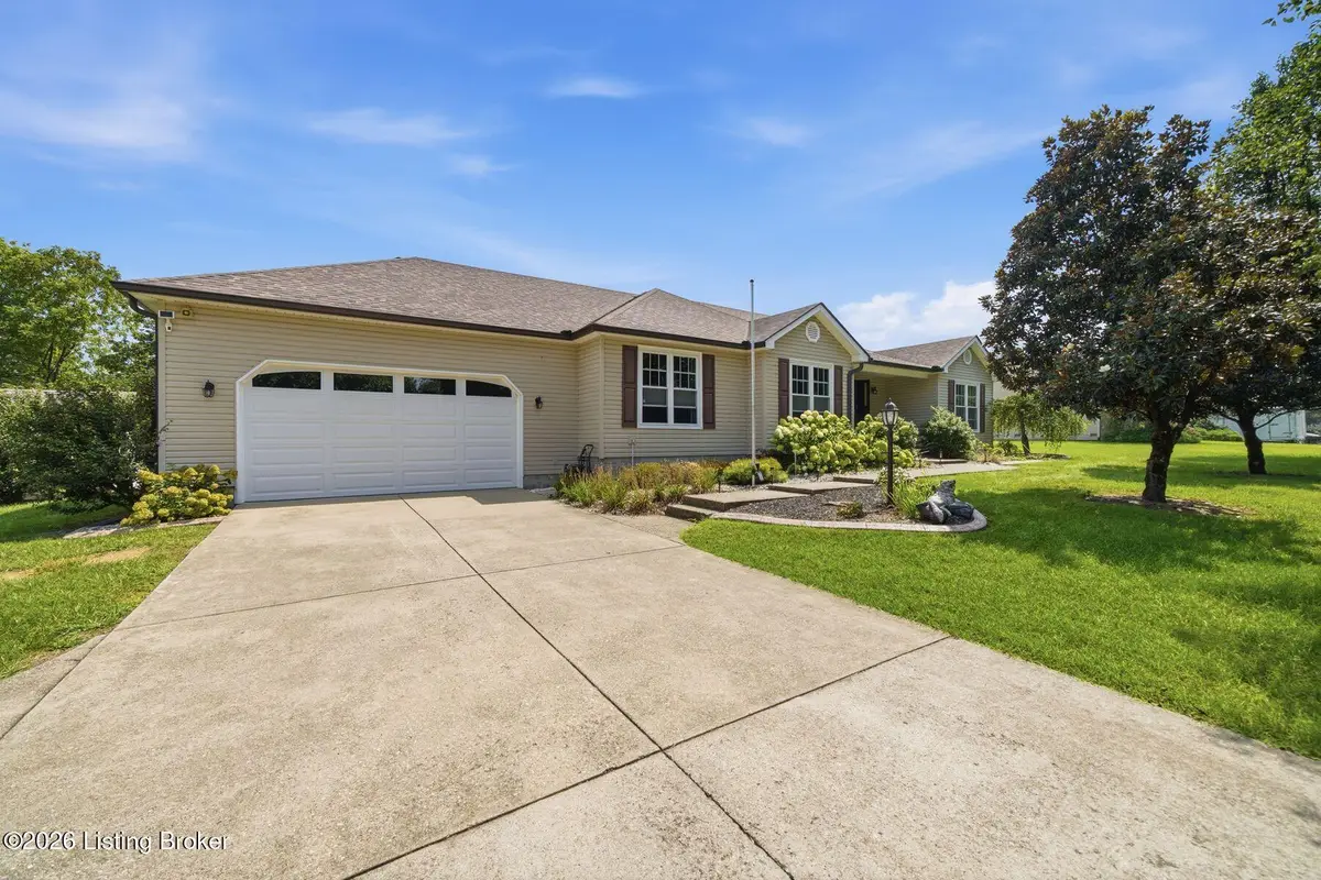 1308 Chapeze Ln, Shepherdsville, KY 40165 - #1