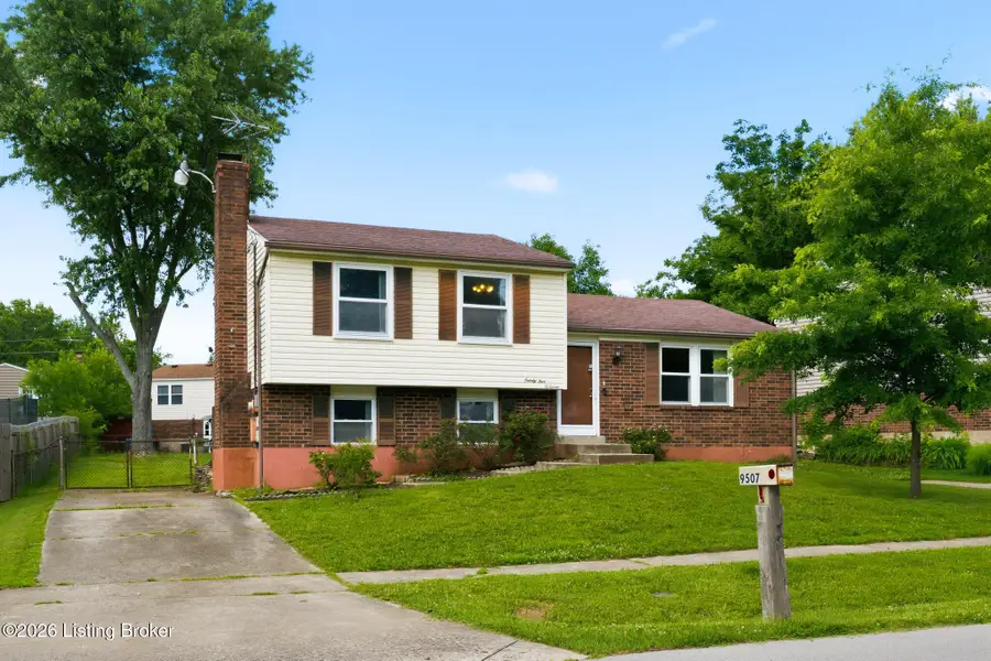 9507 Michael Edward Dr, Louisville, KY 40291 - #2