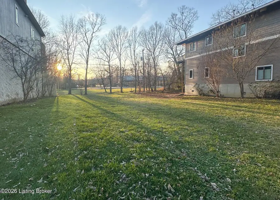 914 W Riverside Dr, Louisville, KY 40207 - #3