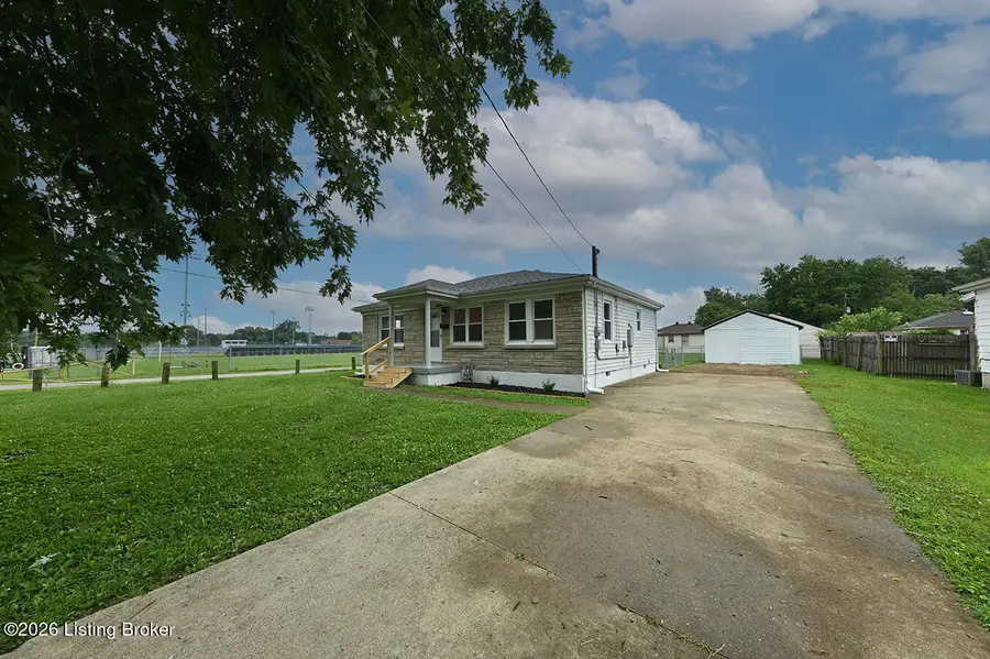 10301 Meadowview Dr, Louisville, KY 40272 - #2