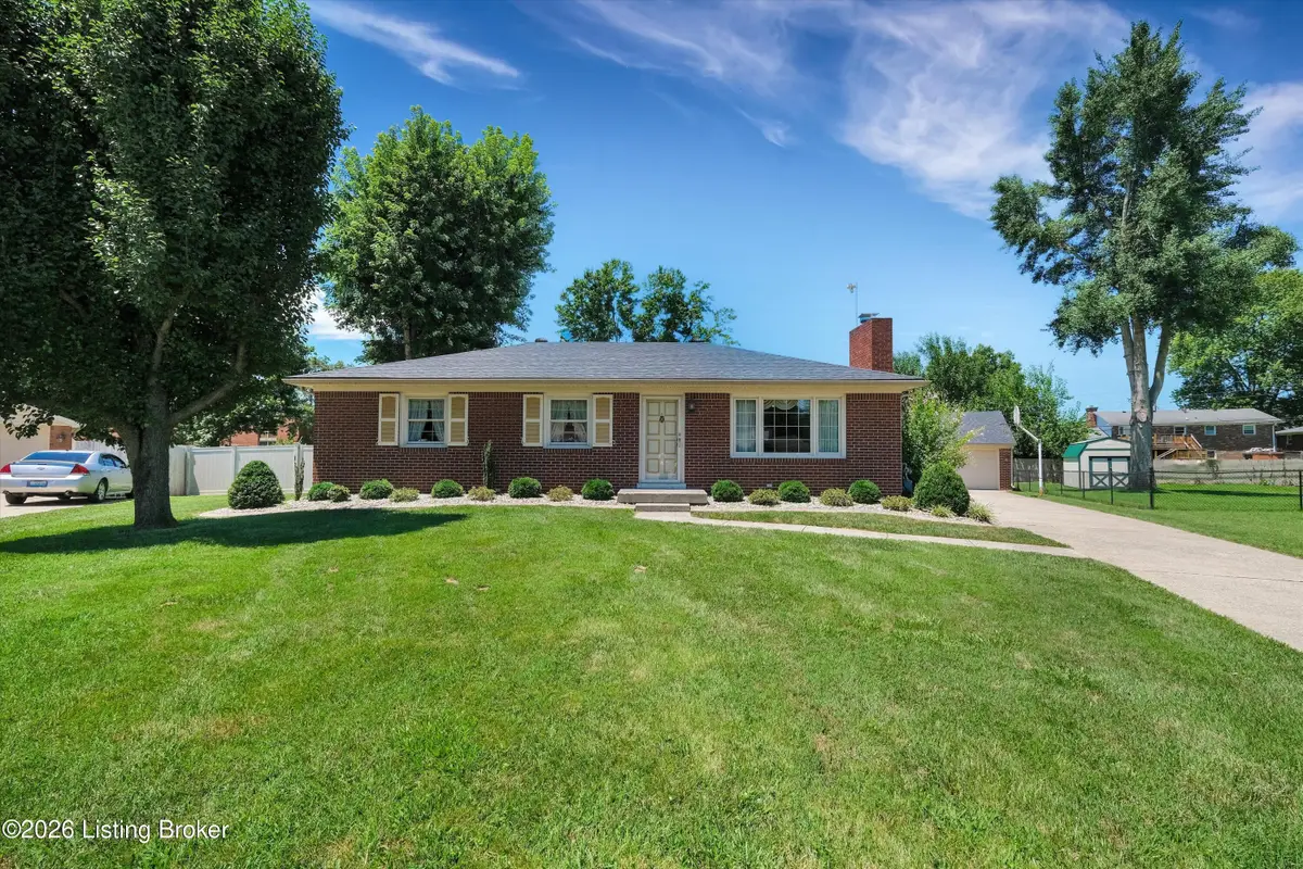 9910 Fireside Dr, Louisville, KY 40272 - #1