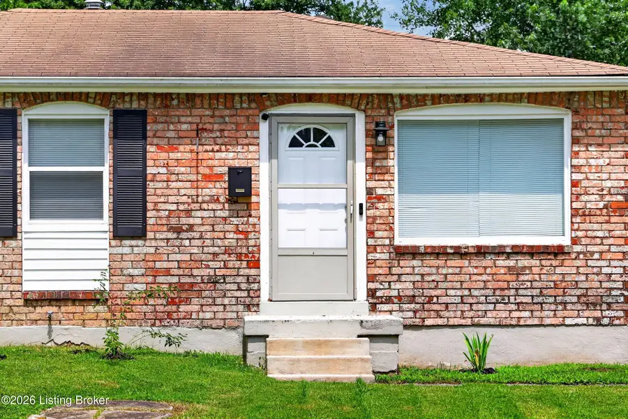 9813 Scarborough Ave, Louisville, KY 40272 - #3