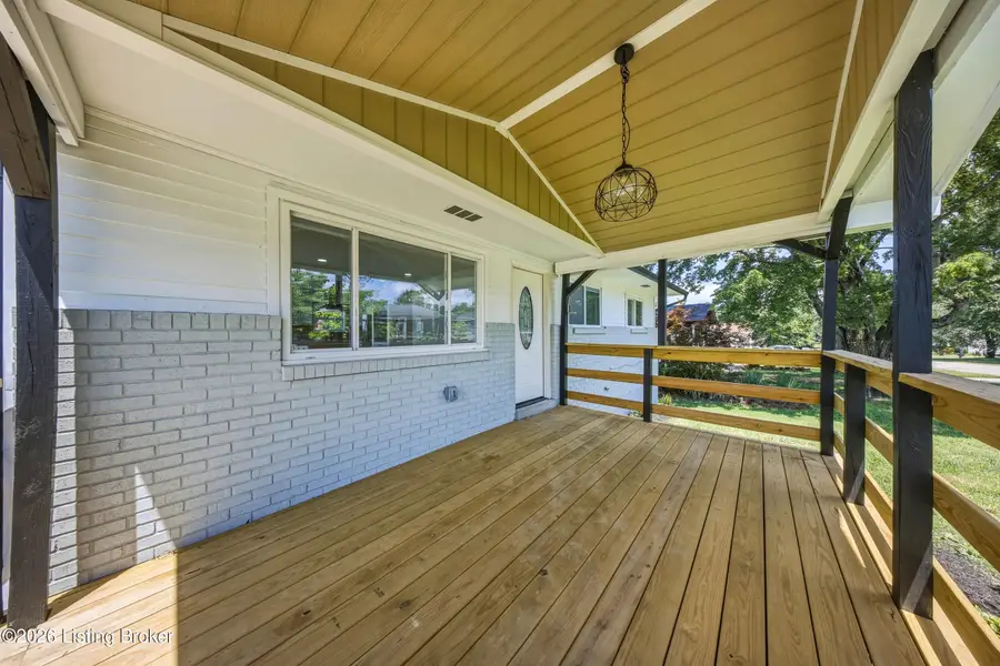 9908 Chapel Hill Rd, Louisville, KY 40229 - #2