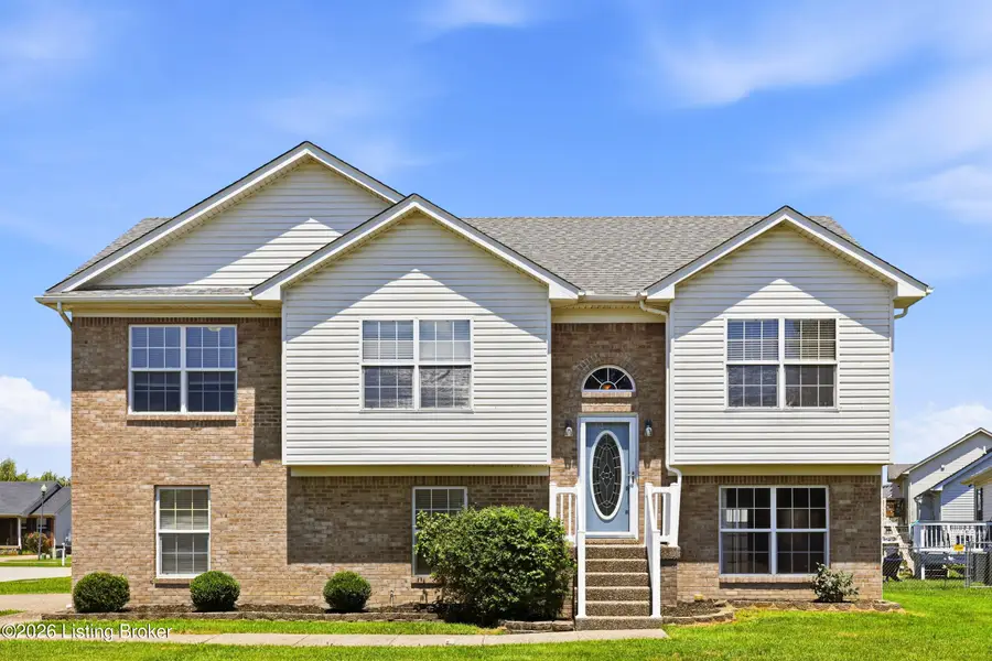 597 Oak Grove Blvd, Shepherdsville, KY 40165 - #2