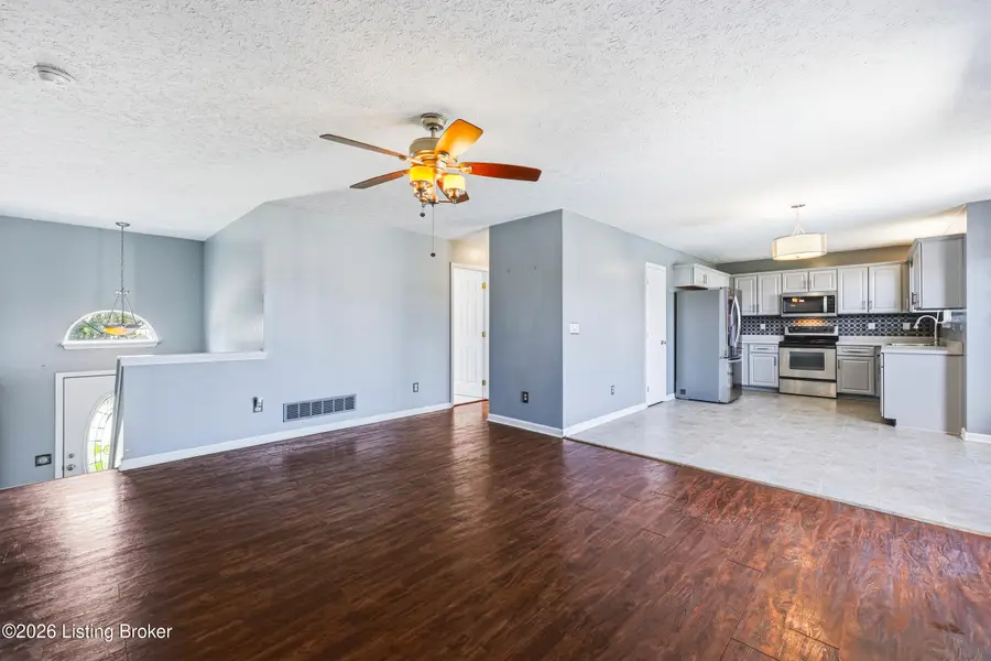 597 Oak Grove Blvd, Shepherdsville, KY 40165 - #3