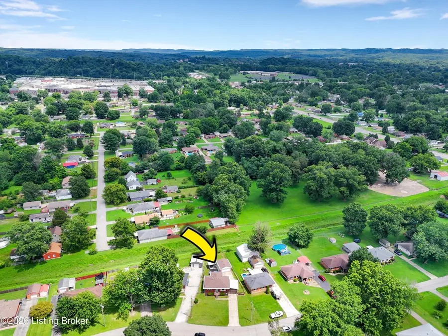8915 Mapleview Dr, Louisville, KY 40258 - #2