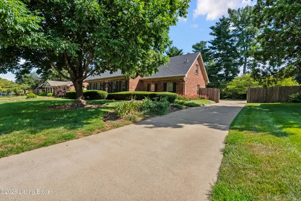8903 Nottingham Pkwy, Louisville, KY 40222