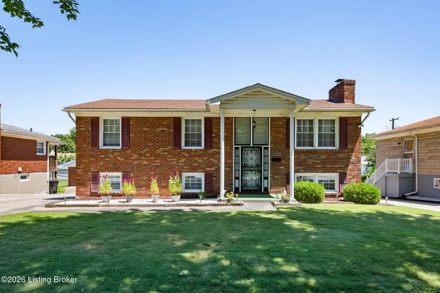 1043 Cristland Rd, Louisville, KY 40214 - #2