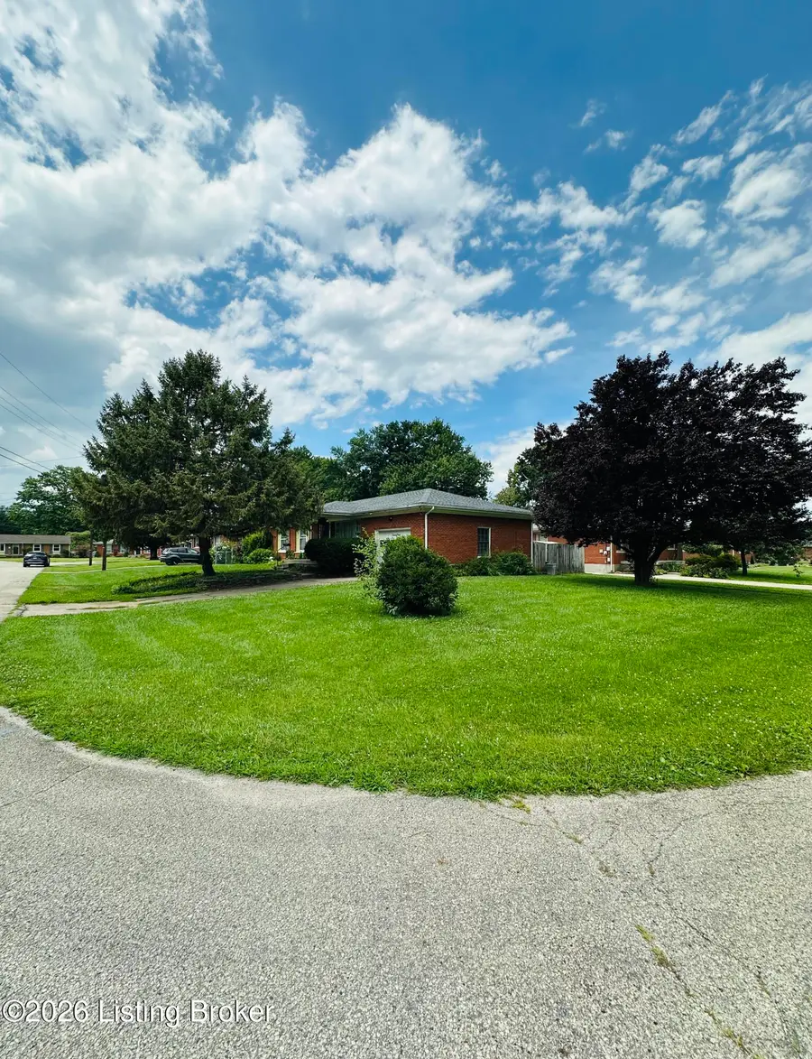 1611 Marne Ct, Louisville, KY 40242 - #3