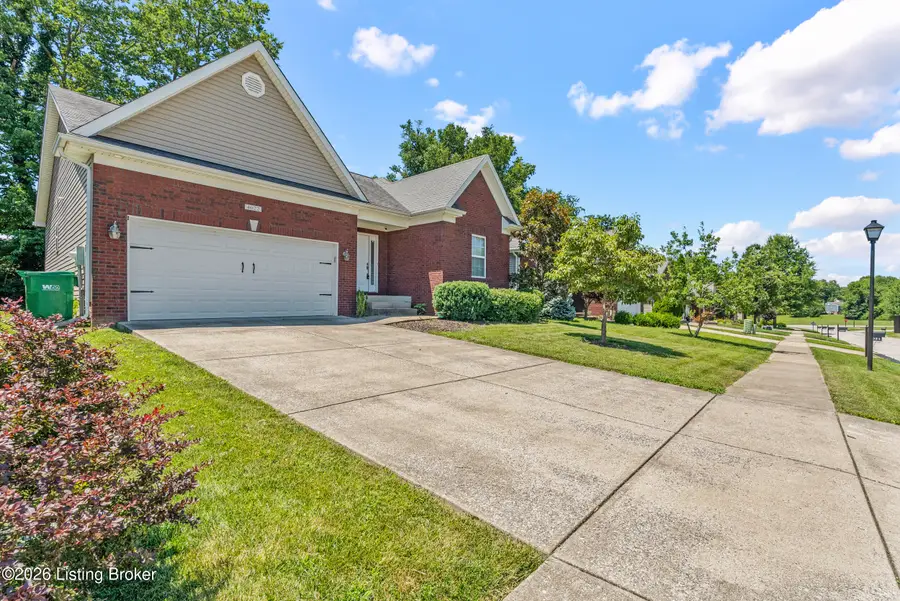 4022 Emerald Spring Pl, Louisville, KY 40245 - #3