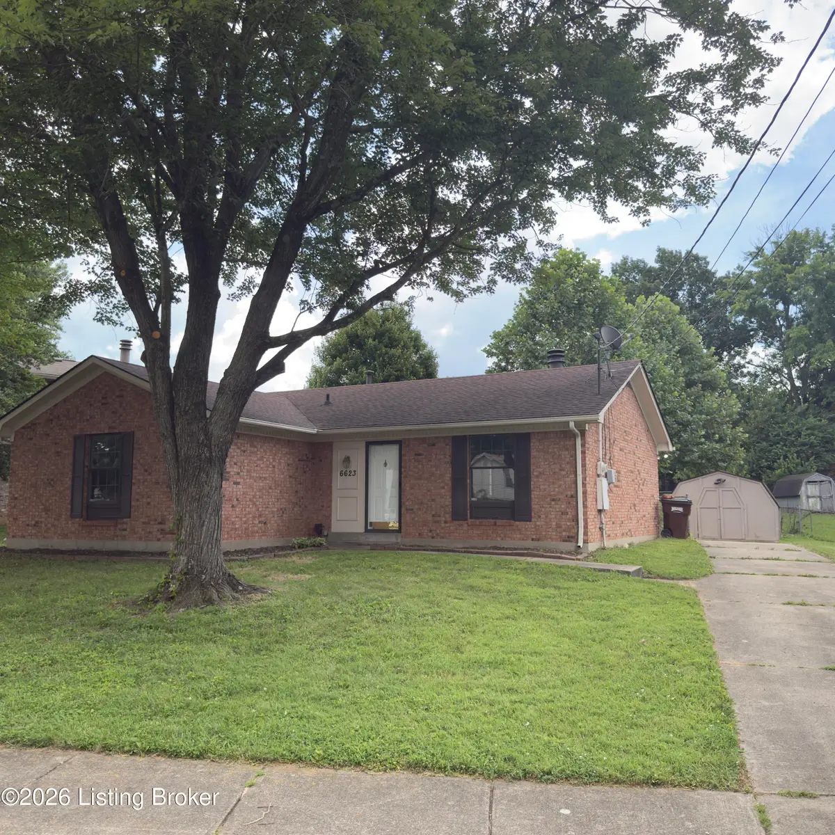6623 Holly Lake Dr, Louisville, KY 40291 - #1