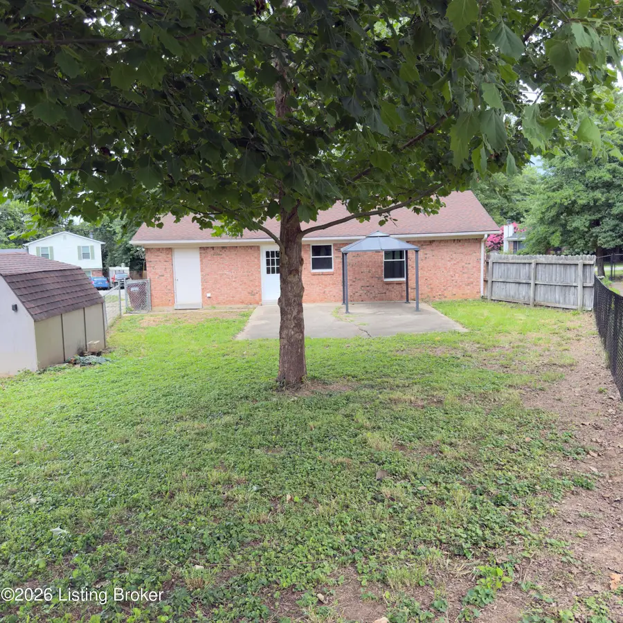 6623 Holly Lake Dr, Louisville, KY 40291 - #3