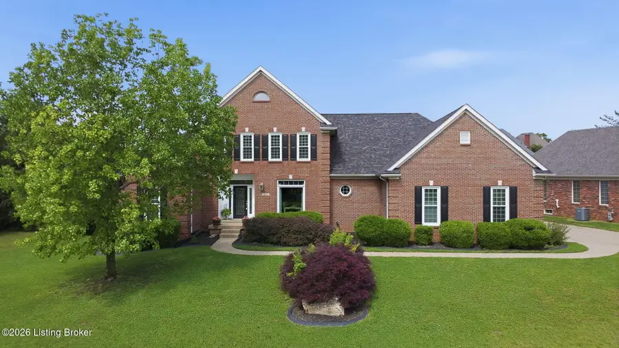 7915 Hall Farm Dr, Louisville, KY 40291 - #2