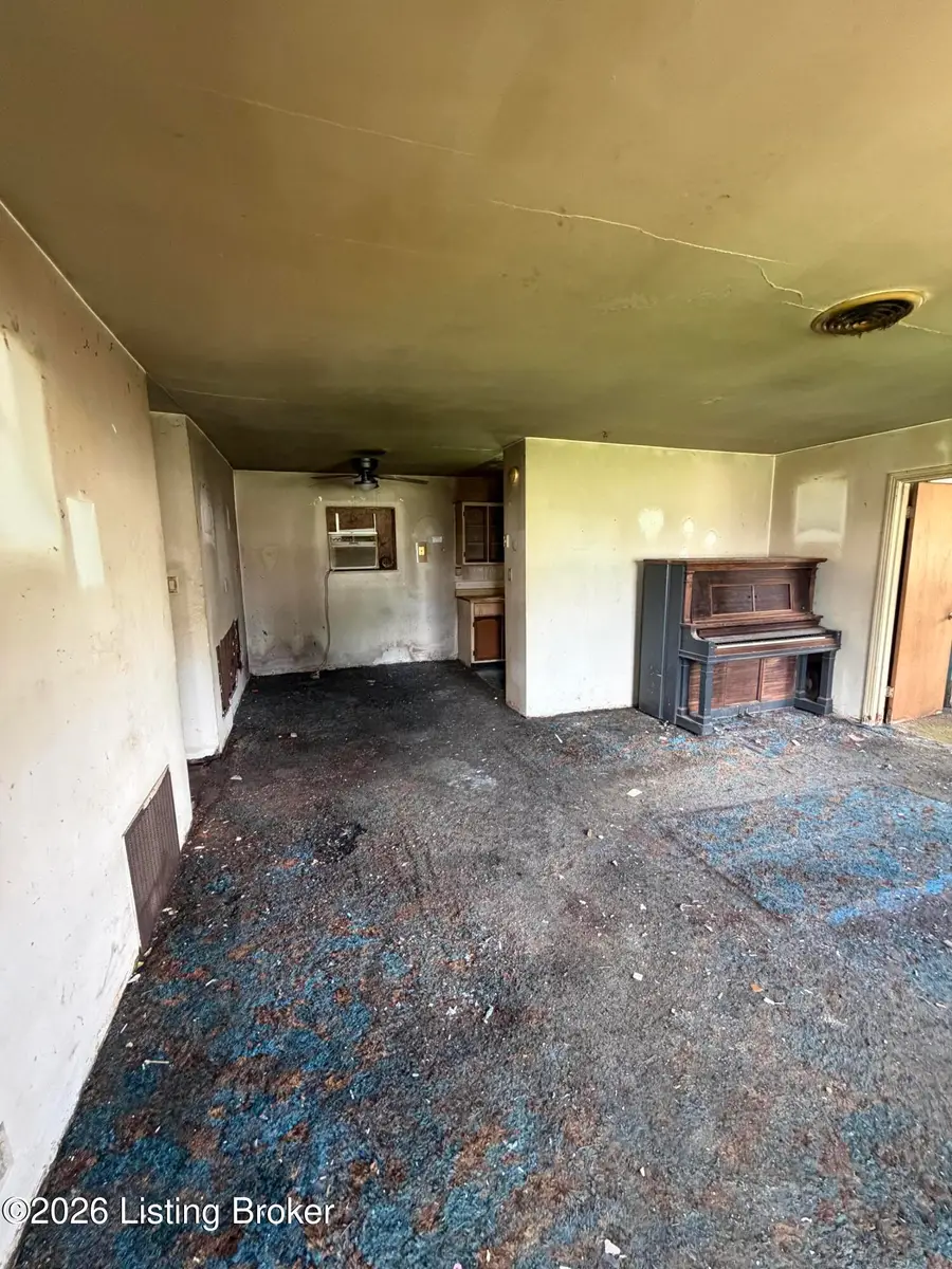 9706 Anita Blvd, Louisville, KY 40272 - #2