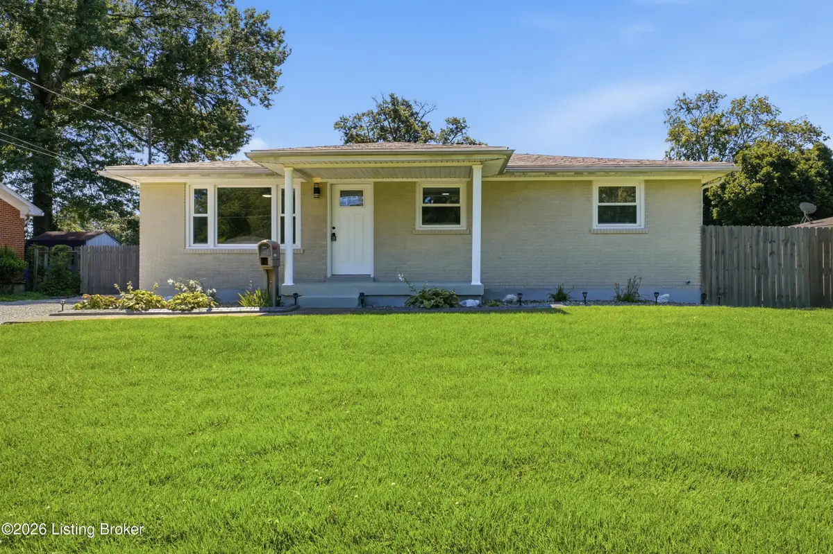 4907 Basking Dr, Louisville, KY 40216 - #1