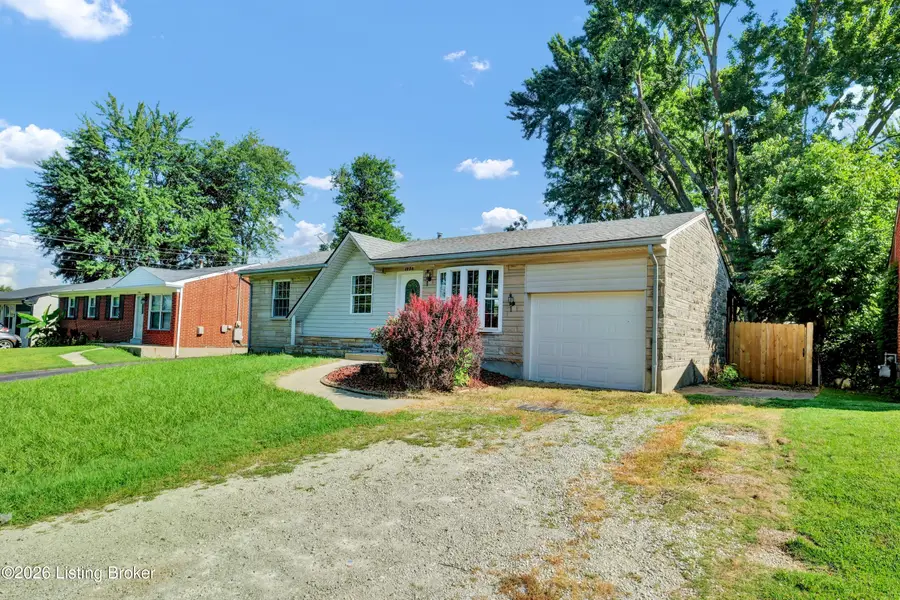 1024 Hillview Blvd, Louisville, KY 40229 - #2