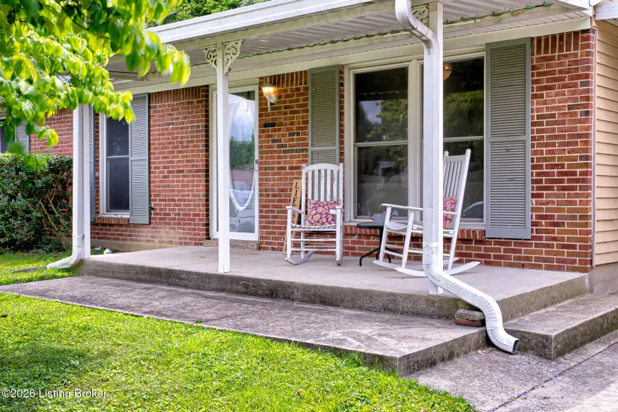 9814 Turnpike View Dr, Louisville, KY 40229 - #2
