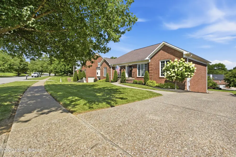 401 Wickfield Dr, Louisville, KY 40245 - #3