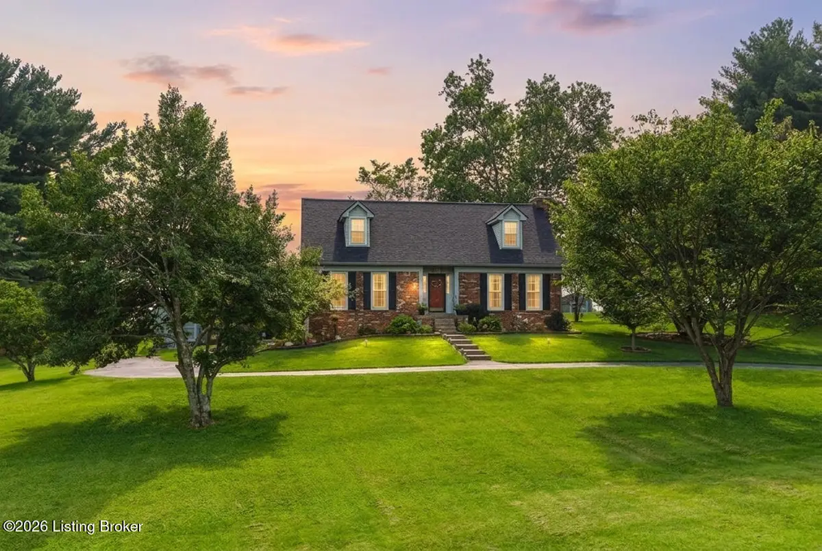 2211 Outer Circle Dr, Crestwood, KY 40014 - #1