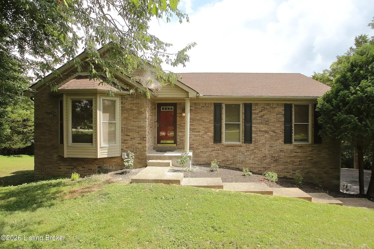3107 Thoroughbred Ct, Crestwood, KY 40014 - #1