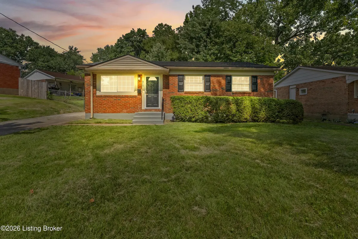 9715 Titan Dr, Louisville, KY 40229 - #1