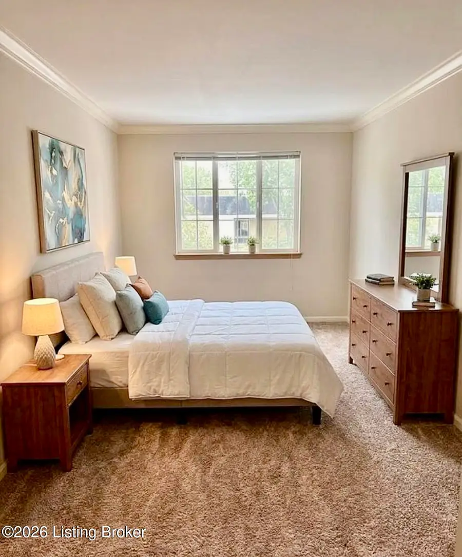 161 Thierman Ln #APT 1H, Louisville, KY 40207 - #2