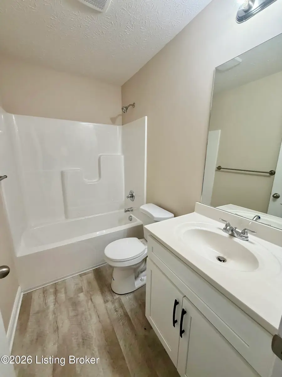338 Breckinridge Cir, Vine Grove, KY 40175 - #3