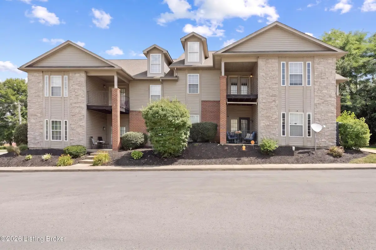 7300 Saint Andrews Woods Cir #203, Louisville, KY 40214 - #1