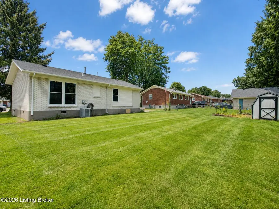 8006 Annella Way, Louisville, KY 40219 - #3