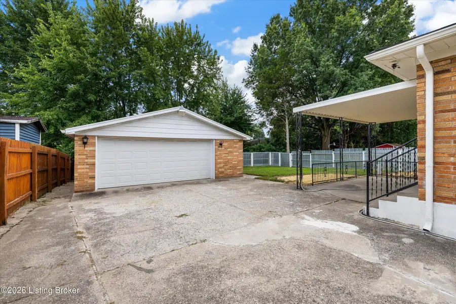 4405 Tara Ave, Louisville, KY 40216 - #3