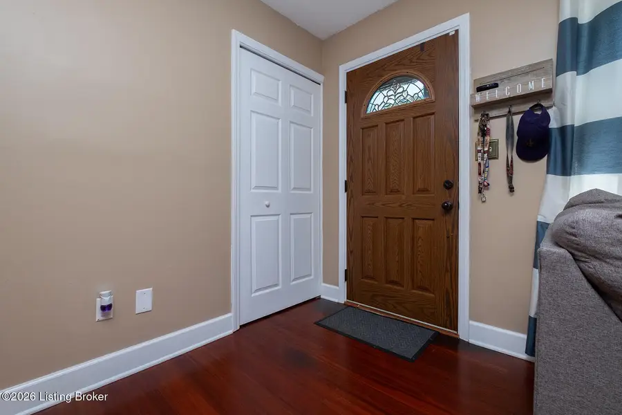 3620 Saint Edwards Dr, Louisville, KY 40299 - #2
